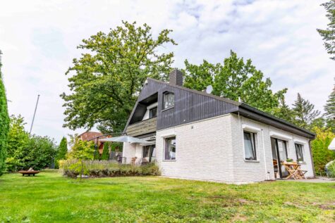 Idyllisches Wohnen vor den Toren Hamburgs: Charmantes Einfamilienhaus mit Kamin, 22969 Witzhave, Einfamilienhaus