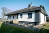 Energetisch sanierter Bungalow auf großem Grundstück - Außenansicht