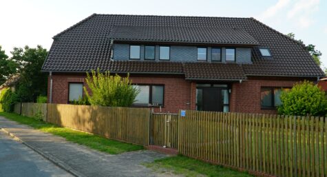 Gepflegtes Mehrgenerationenhaus auf großem Grundstück,PV-Anlage und 13ha landwirtschaftlichen Flächen, 29556 Böddenstedt, Zweifamilienhaus