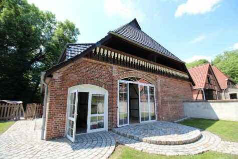 5 Familienhaus und großes Büro – Kapitalanlage, 19258 Boizenburg, Zweifamilienhaus