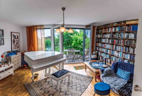 Lichtdurchflutetes Reiheneckhaus nach KfW-40-Standard mit Dachterrasse und Stellplatz, 22043 Hamburg, Reiheneckhaus