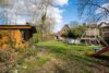 Gemütliches Einfamilienhaus mit großem Garten und viel Potenzial - Garten mit Gartenhaus