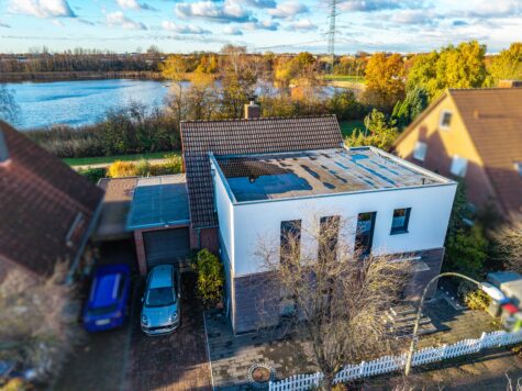 Zweifamilienhaus am See – großzügig, vielseitig und perfekt für Familien, 21035 Hamburg, Zweifamilienhaus