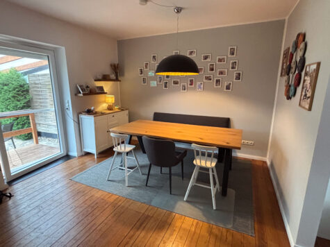Modernisiertes Reihenhaus mit großer überdachter Terrasse, 21502 Geesthacht, Reihenmittelhaus