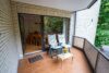 Großzügige 3-Zimmer-Eigentumswohnung mit zwei Balkonen, Aufzug und Tiefgarage - Loggia von der Diele