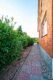 Familienfreundliches Einfamilienhaus mit Garten in angenehmer Wohngegend - Weg am Haus