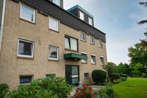 Gemütliche Dachgeschoss-Whg. mit Ausblick – 3 Zimmer mit Balkon & Garage in Pansdorf, 23689 Ratekau, Dachgeschosswohnung